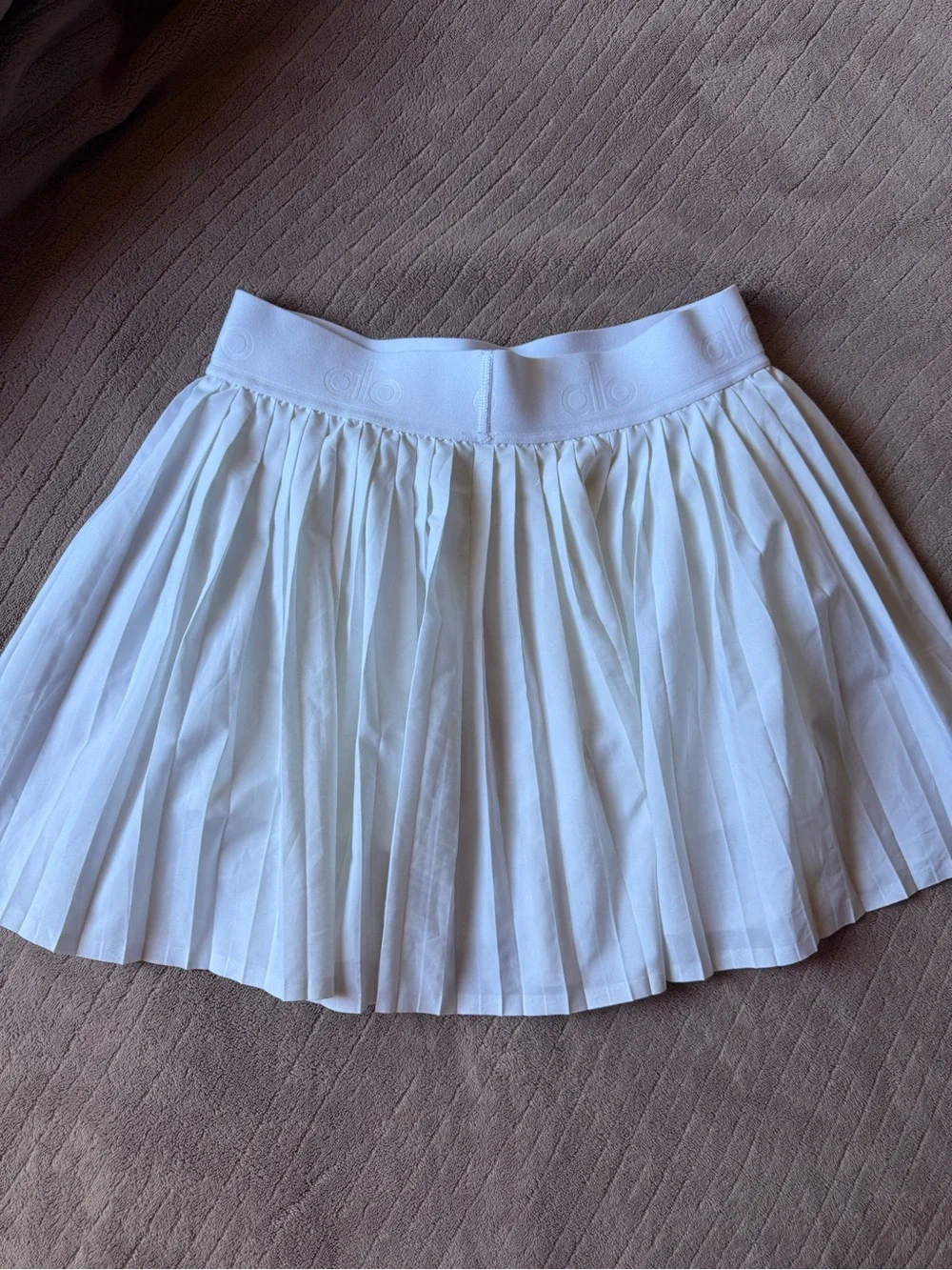 ALO Yoga White Pleated Tennis Skirt